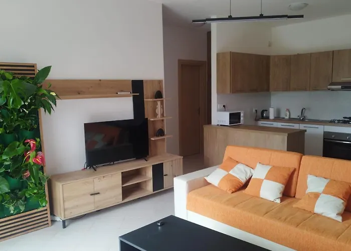 Sea View Garden Spot Apartment