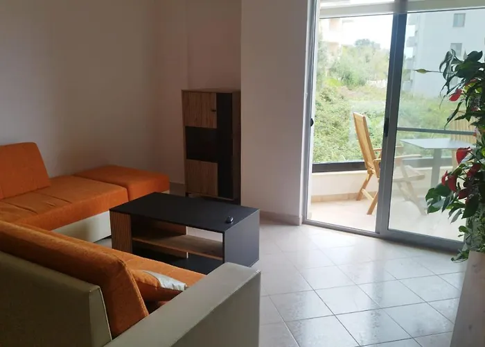 Sea View Garden Spot Apartment *