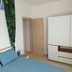 Sea View Garden Spot *
