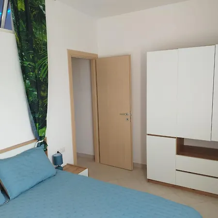 Sea View Garden Spot *